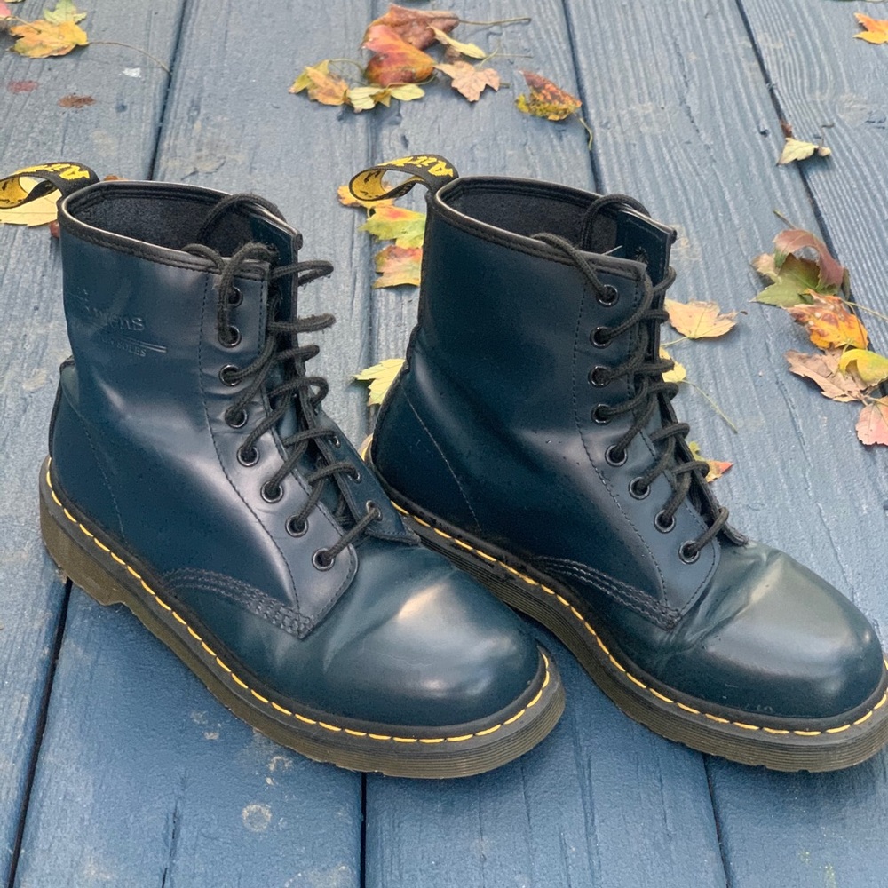 DR MARTEN CLASSIC 1460 BOOTS NAVY
